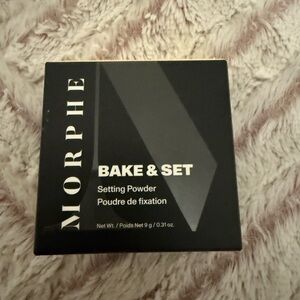 Morphe Bake and Set Setting Powder in Banana